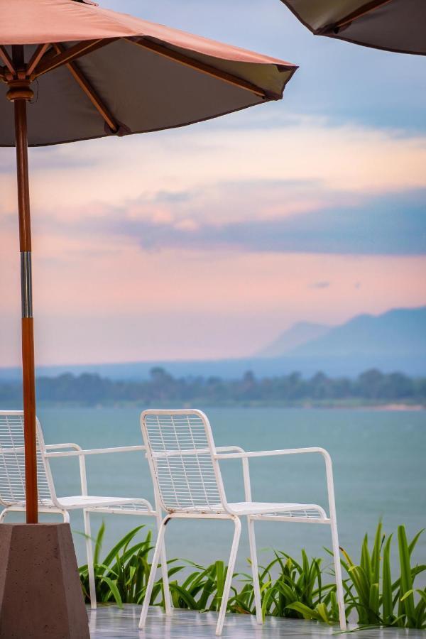 The Riviera Champasak Hotel Exterior foto