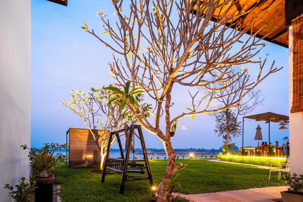 The Riviera Champasak Hotel Exterior foto